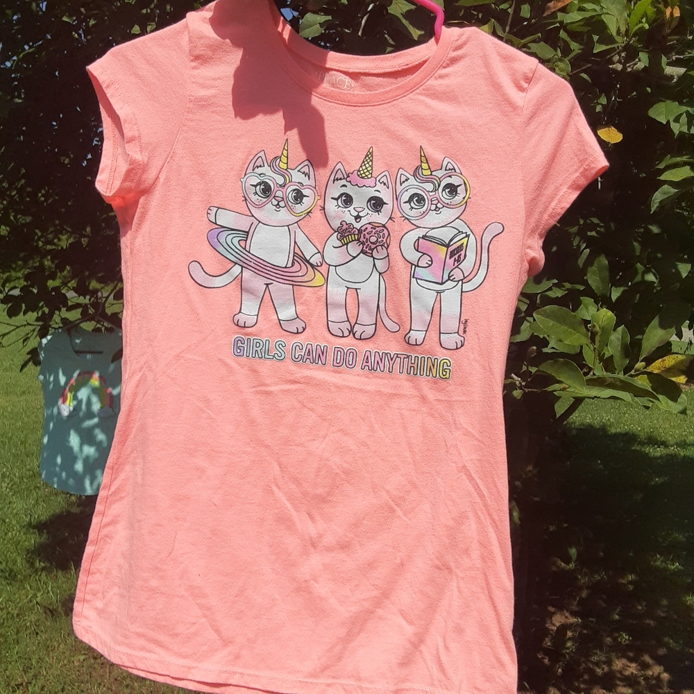 Place shirt with cats